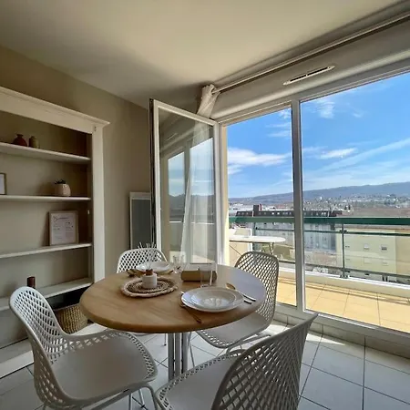 Chez Joyce Appartement Cocooning Lons-le-Saunier Exterior foto